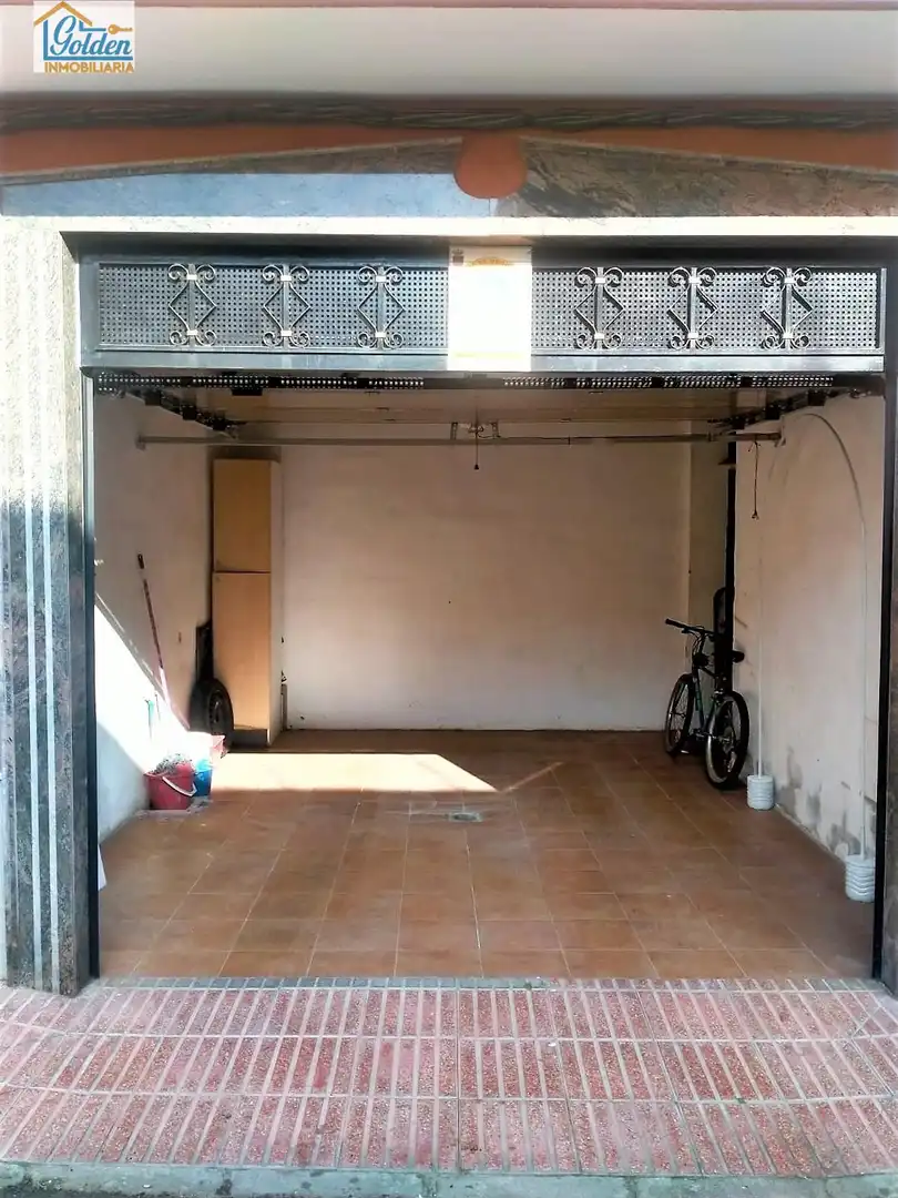Individual de lloguer a Calle ZUJAR