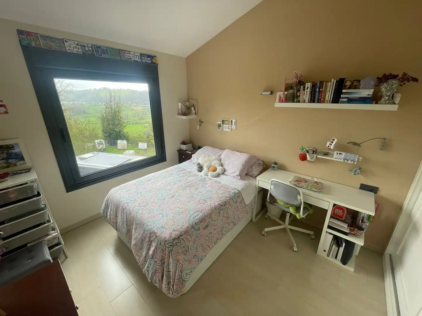 Dormitori de Casa o xalet en venda en Sariego amb Calefacció, Terrassa i Traster