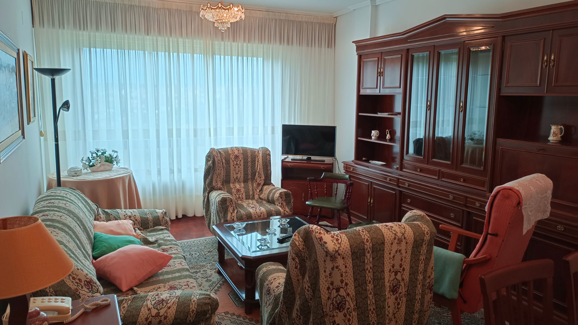Sala d'estar de Pis de lloguer en Ferrol amb Traster i Moblat