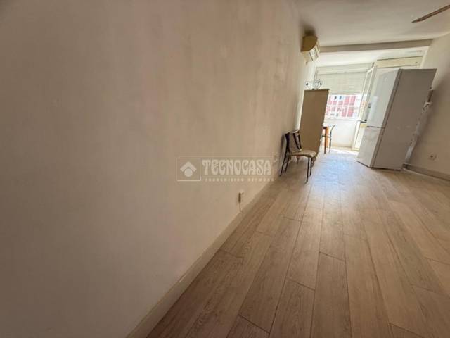 Piso en Venta en Calle Ángel de la Guarda en Canillejas