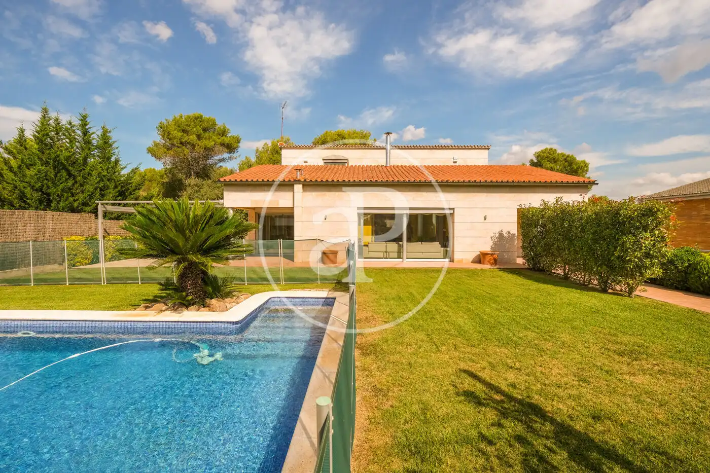 Casa amb piscina en venda a Carrer Mercè Rodoreda, imagen 2