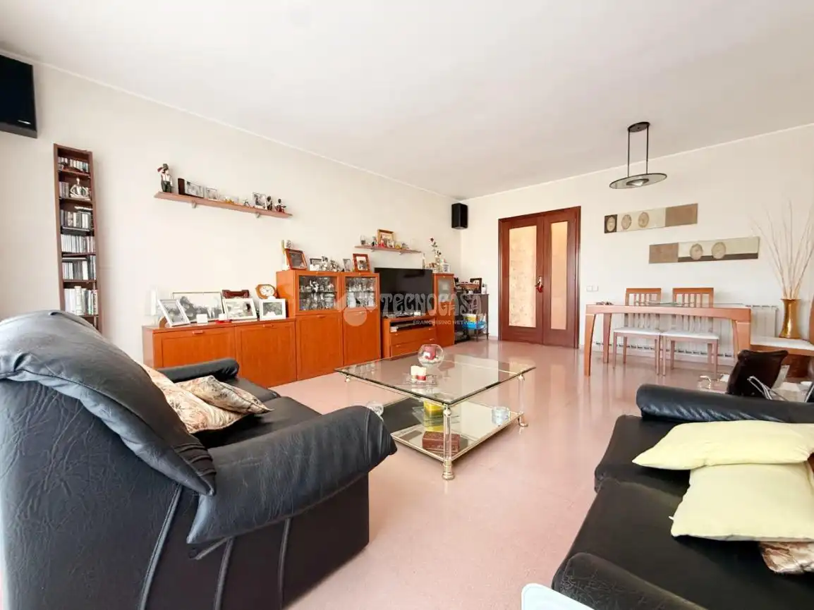 Flat with terrace for sale in Marianao, imagen 5