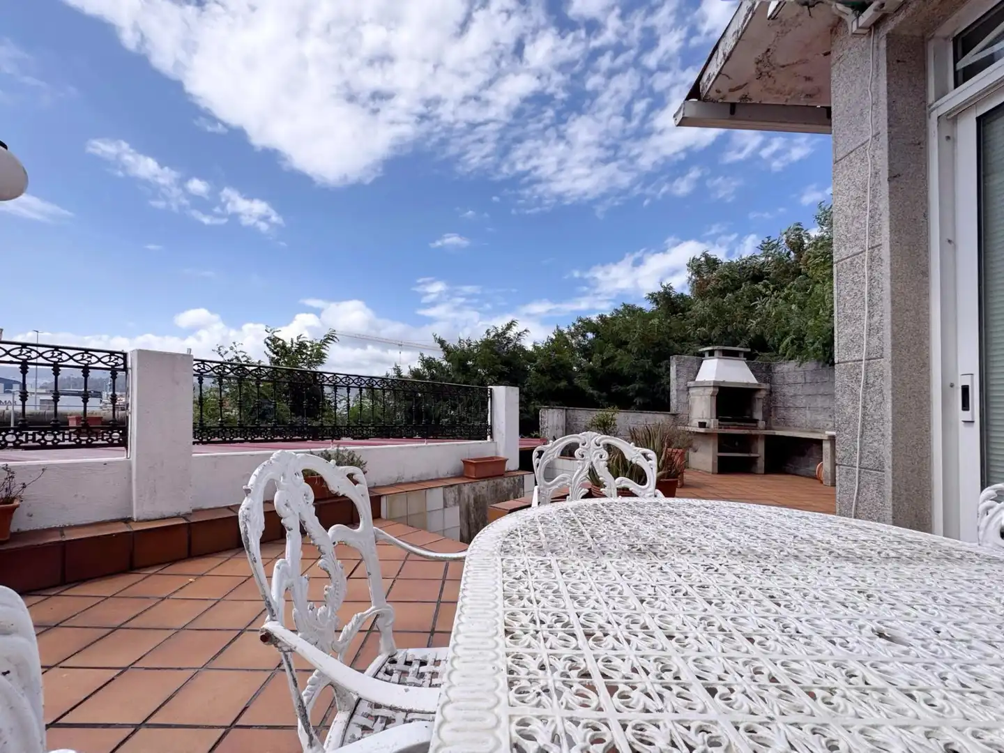 Terrassa de Casa o xalet en venda en Pontevedra Capital  amb Calefacció, Terrassa i Balcó