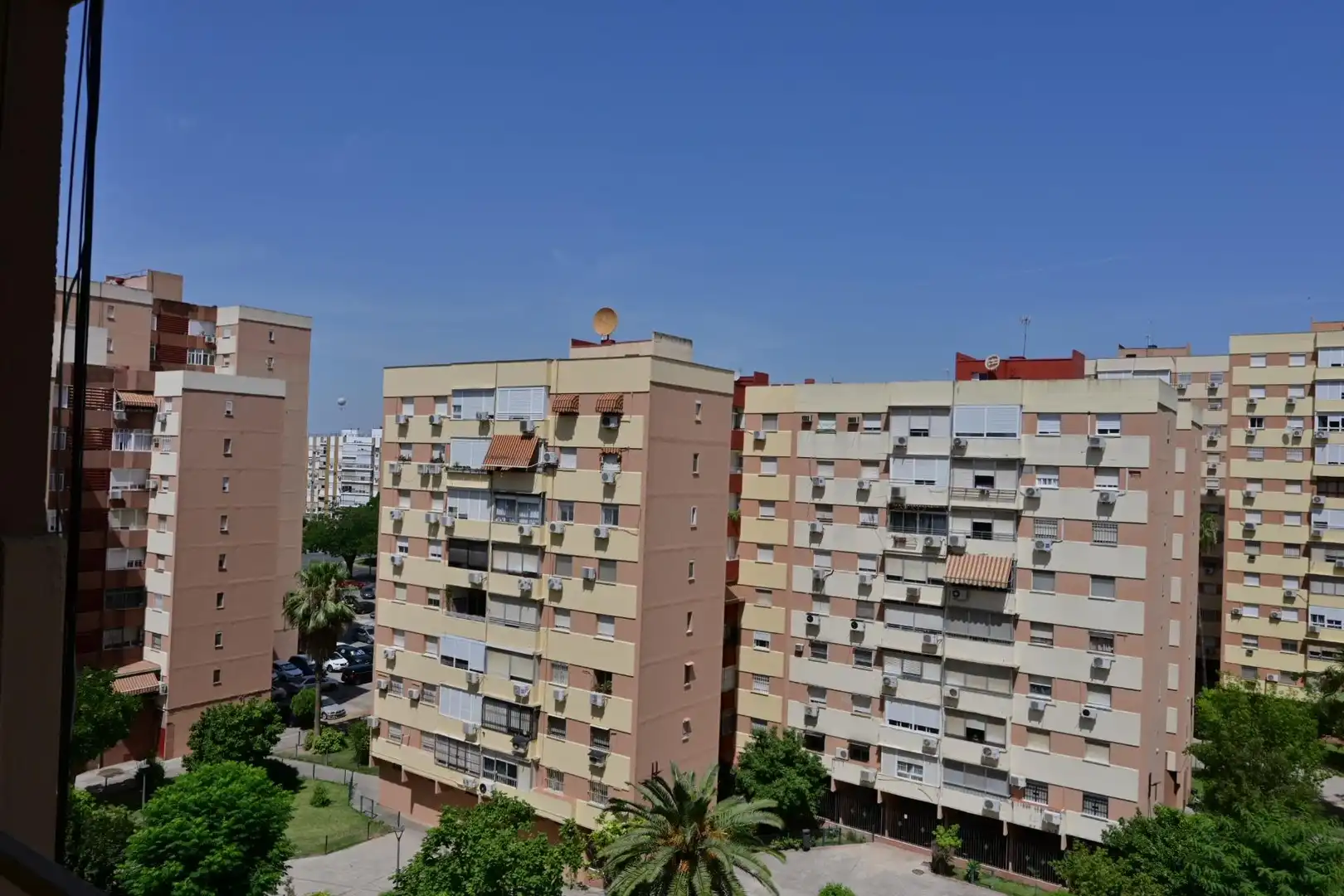Vista exterior de Pis en venda en Sevilla amb Aire condicionat, Terrassa i Moblat