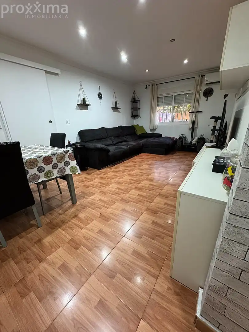 Sala d'estar de Planta baixa en venda en Castilleja de la Cuesta amb Aire condicionat