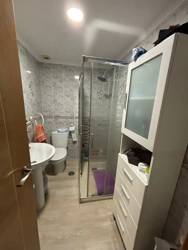 Bathroom of Flat for rent in Granada