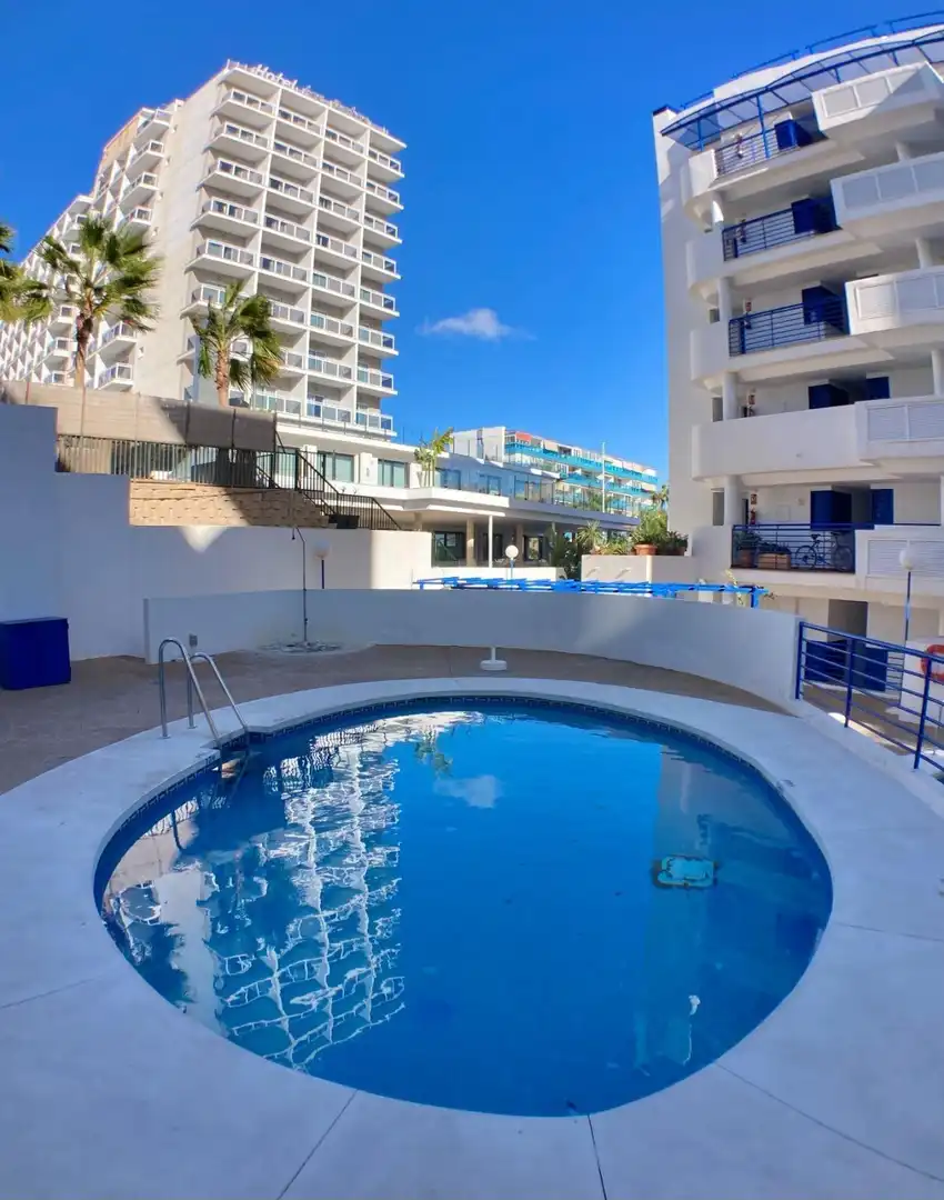Flat with pool for sale in Torrequebrada