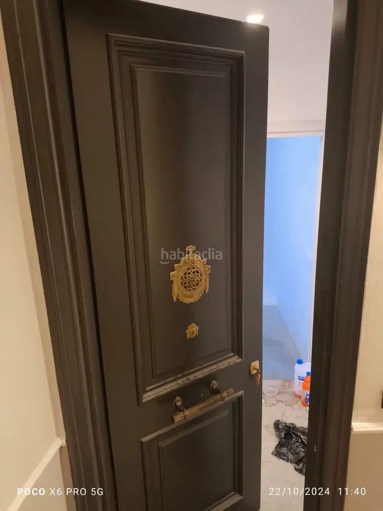 Piso con ascensor en venta en Carrer d'Urgell 26, imagen 2