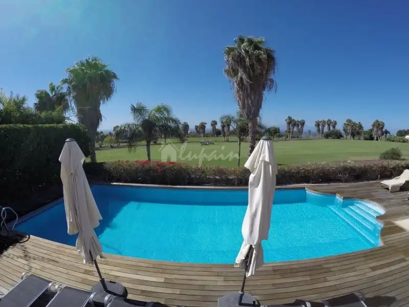 Apartamento en venta en La Caleta