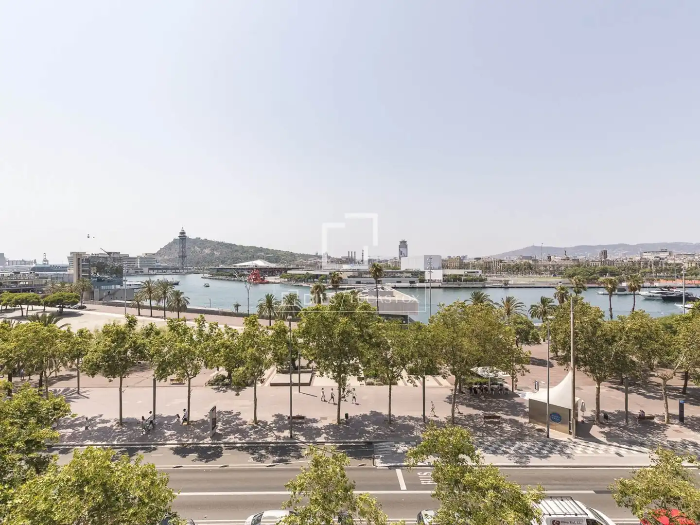 Vista exterior de Àtic en venda en Barcelona amb Aire condicionat, Calefacció i Parquet