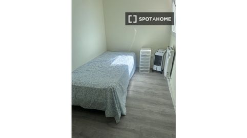 Foto 4 de Piso de alquiler en Hellín, Madrid Capital