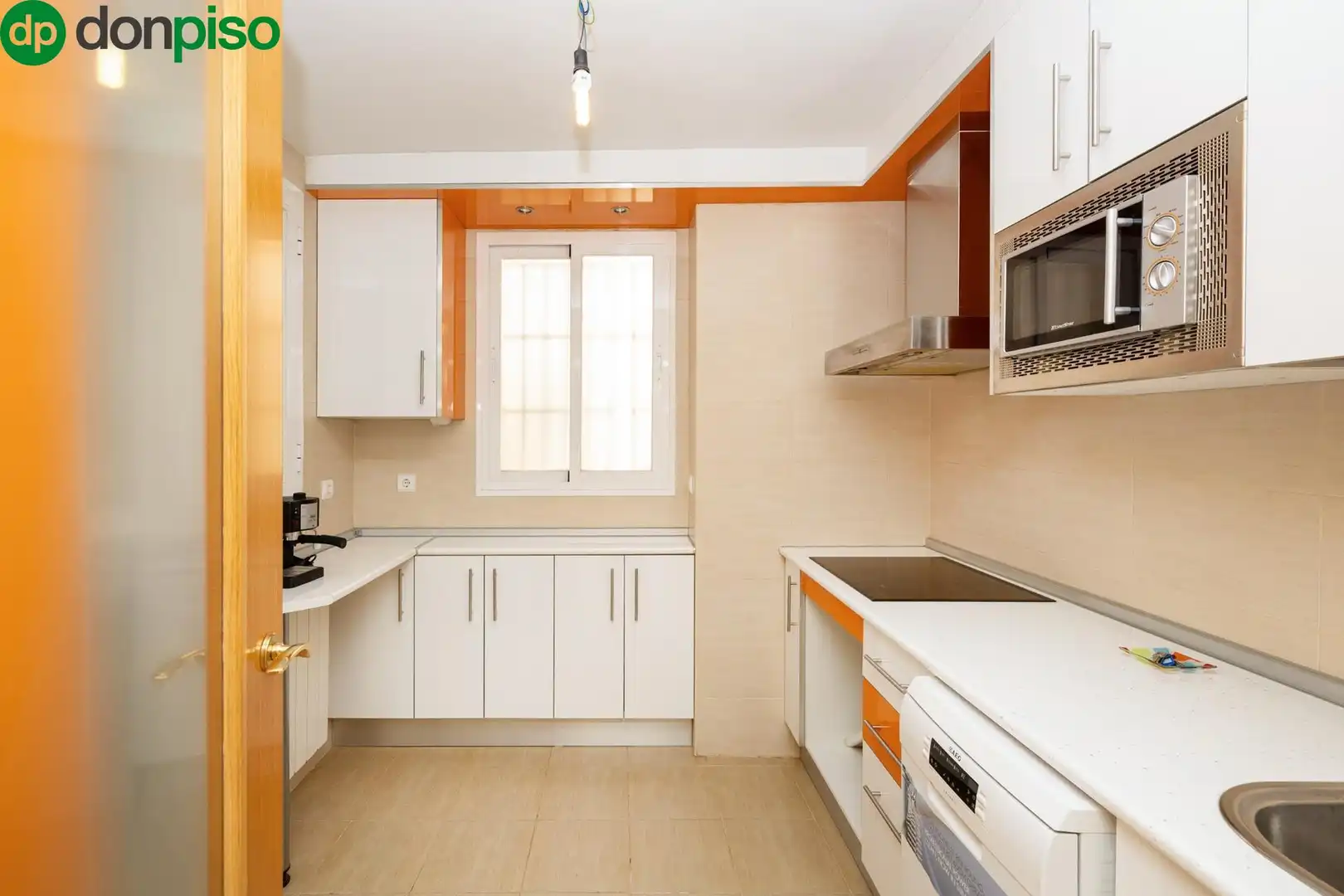 Kitchen of Flat for sale in Granada
