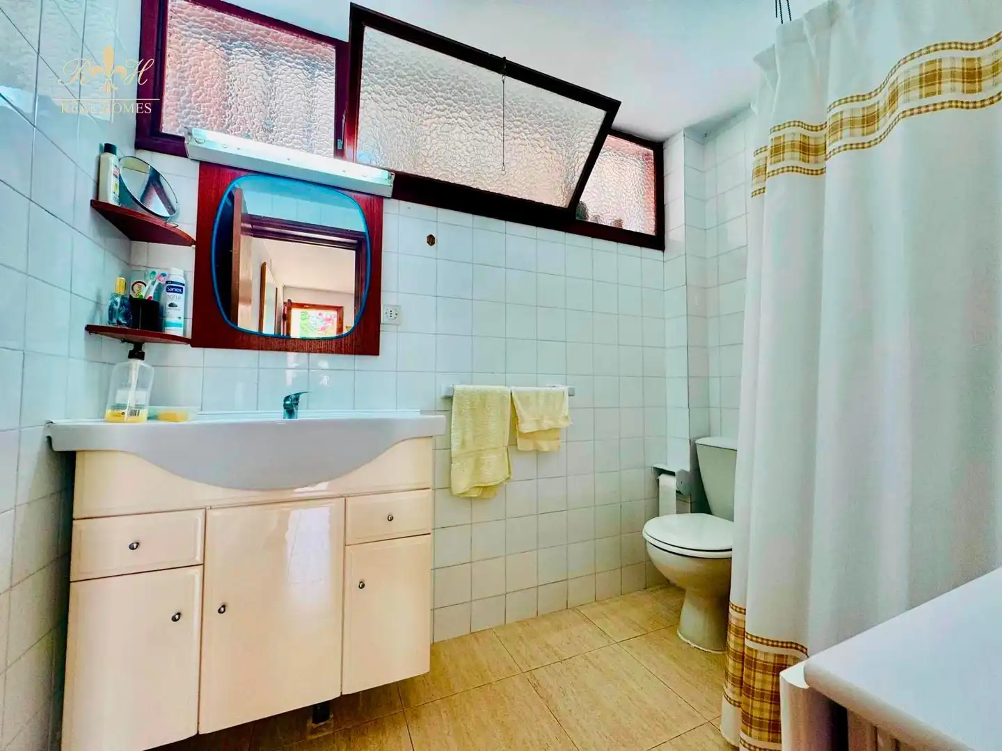 Bathroom of Houses for sale in Benidorm  with Air Conditioner, Terrace and Swimming Pool