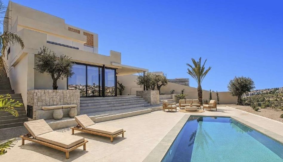 Foto 0 de Villa Exclusiva con Piscina Privada en La Marina — Diseño Moderno y Entorno Mediterráneo