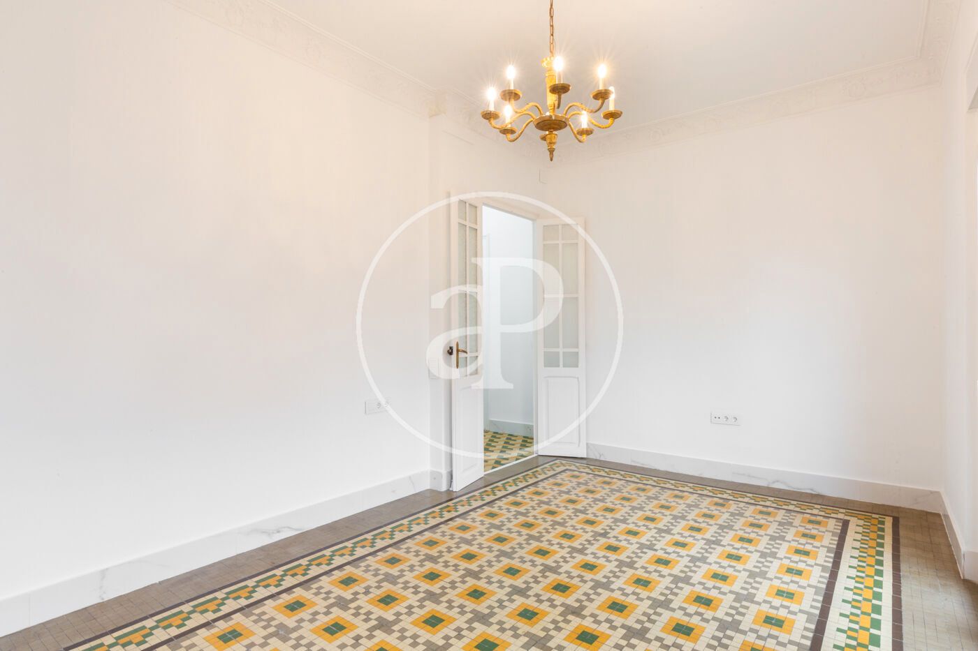 Flat to rent in  Valencia Capital  with Air Conditioner, Heating and Balcony