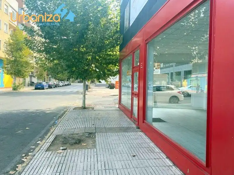 Vista exterior de Local en venta en Badajoz con Aire acondicionado