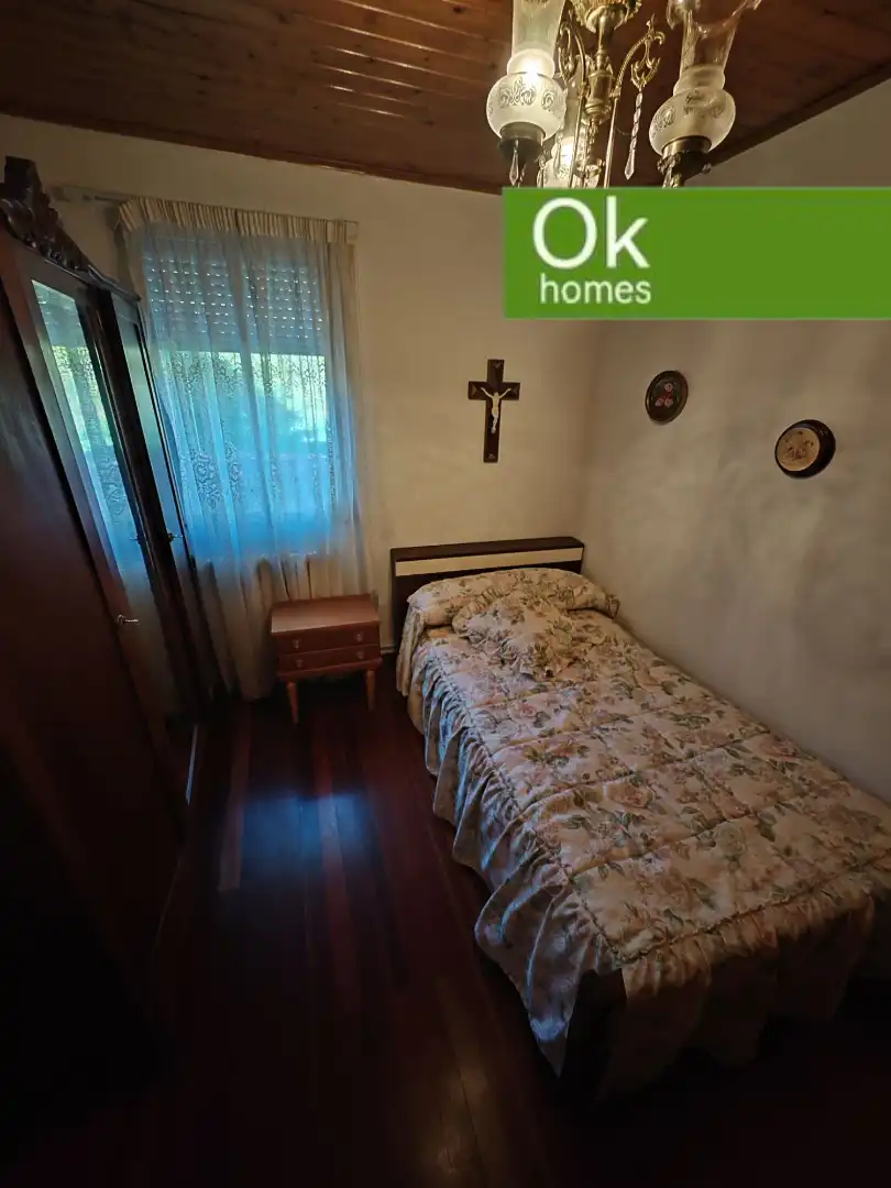 Habitación de Casa adosada en venta en Vilasantar con Calefacción, Jardín privado y Parquet