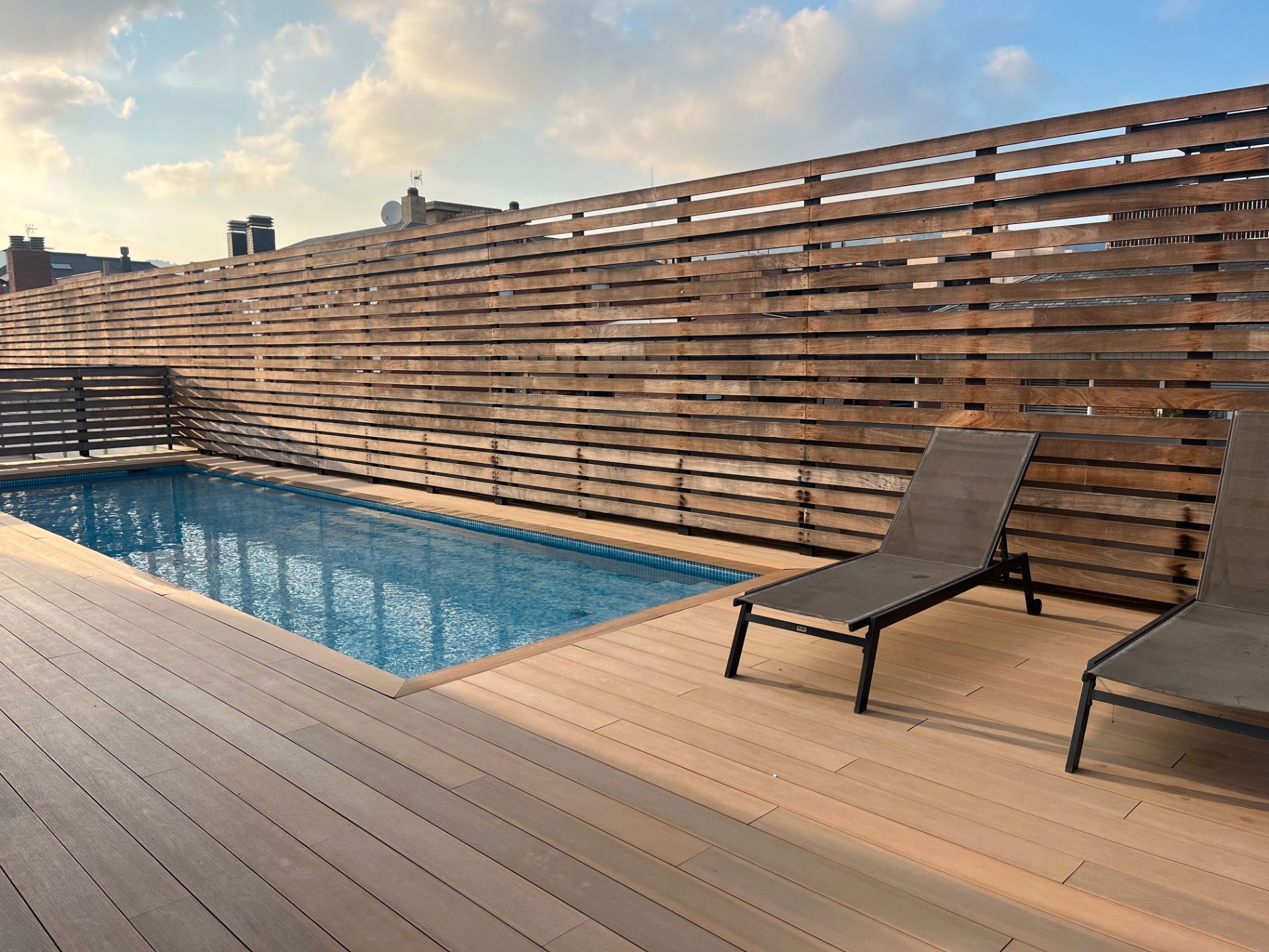 Swimming pool of Flat to rent in  Barcelona Capital  with Air Conditioner, Heating and Parquet flooring