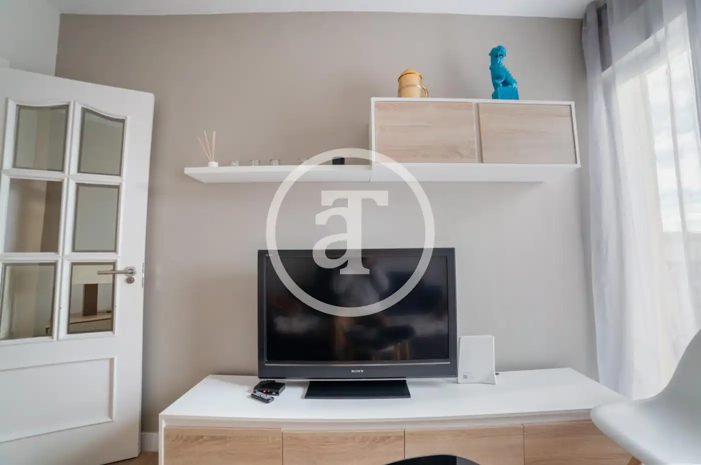 Living room of Flat for rent in Madrid  with Air Conditioner, Heating and Furnished