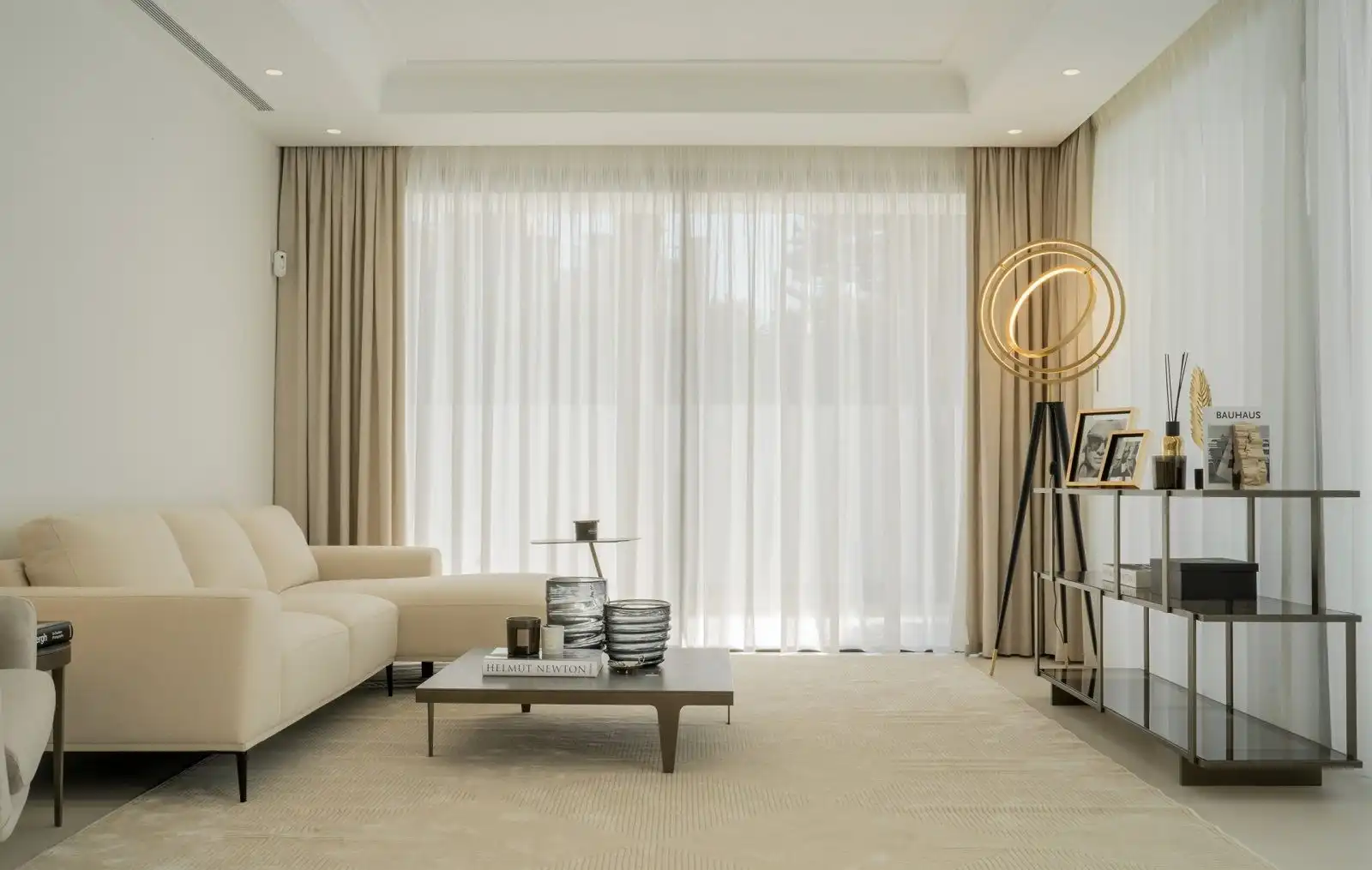 Sala de estar de Casa o chalet en venta en Marbella con Aire acondicionado, Calefacción y Jardín privado