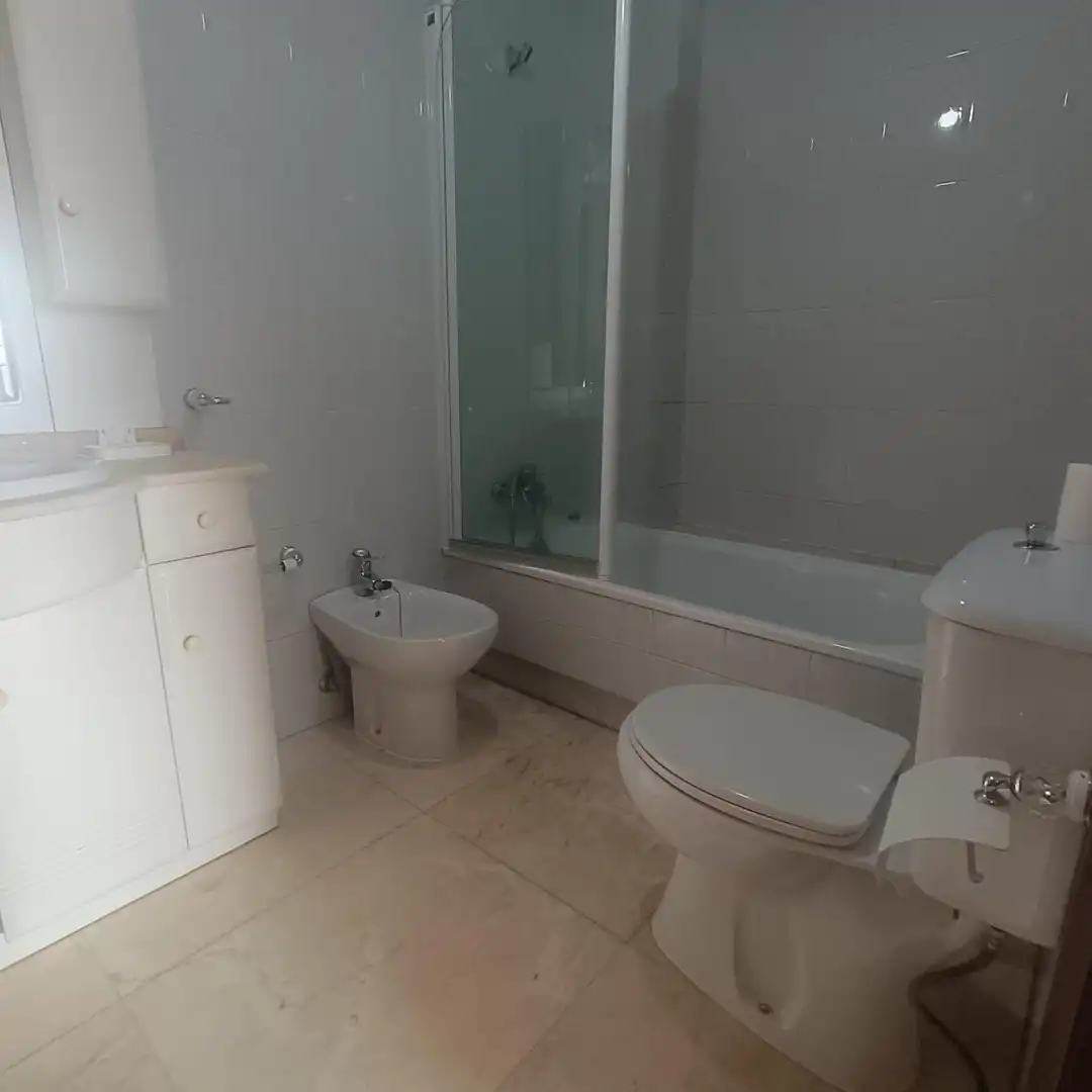 Bathroom of Flat for rent in Lugo  with Heating, Furnished and Balcony