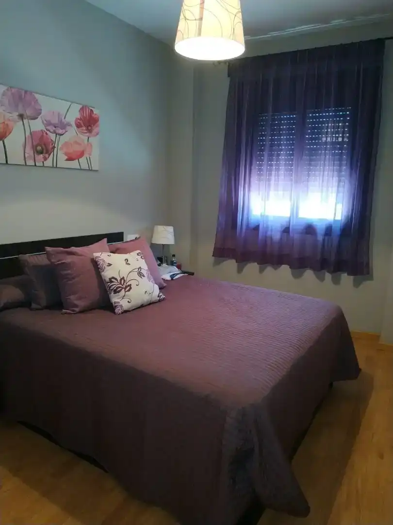 Schlafzimmer von Wohnung zur Miete in Carmona mit Klimaanlage