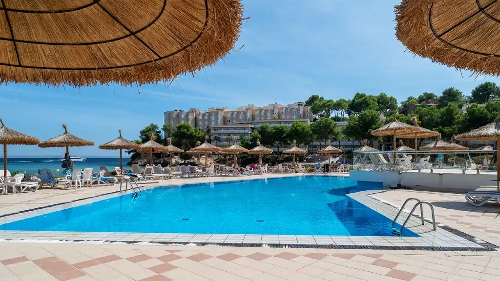 Swimming pool of Apartments for sale in Calvià  with Air Conditioner, Terrace and Furnished