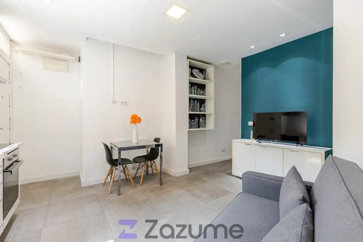Living room of Flat for rent in Madrid  with Air Conditioner, Terrace and Furnished