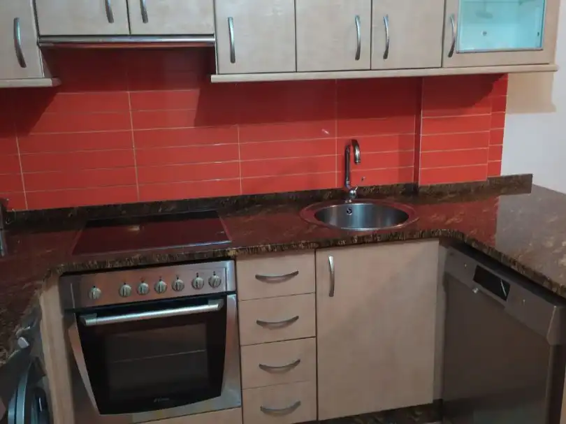 Cuina de Apartament de lloguer en A Illa de Arousa  amb Calefacció, Jardí privat i Parquet