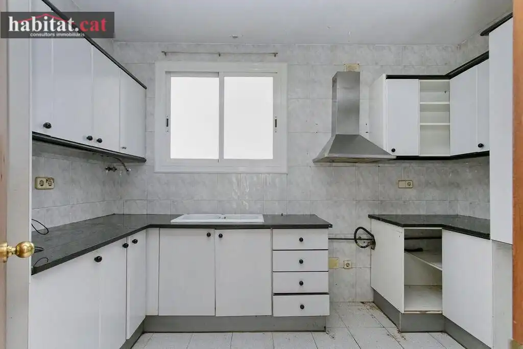 Cocina de Piso en venta en Vilanova i la Geltrú