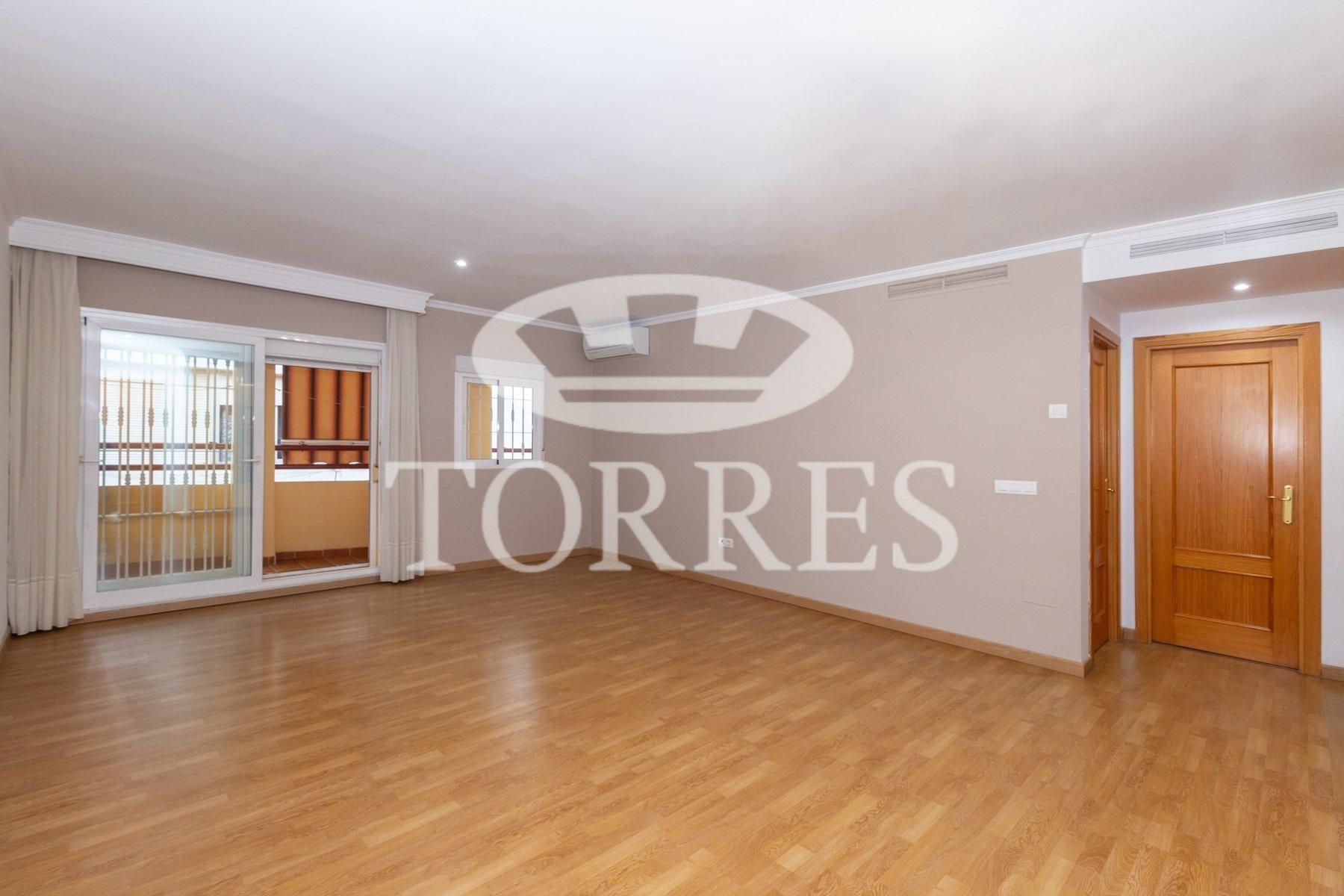 Habitación de Apartamento en venta en Torremolinos con Aire acondicionado y Terraza