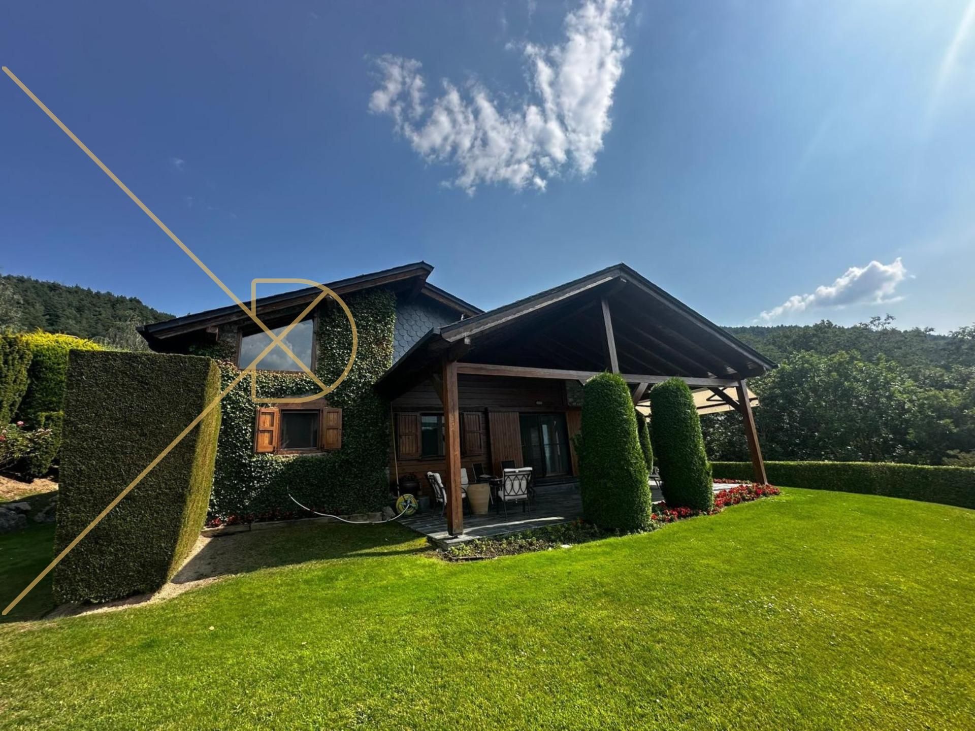 Vista exterior de Casa o chalet en venta en Puigcerdà con Parquet