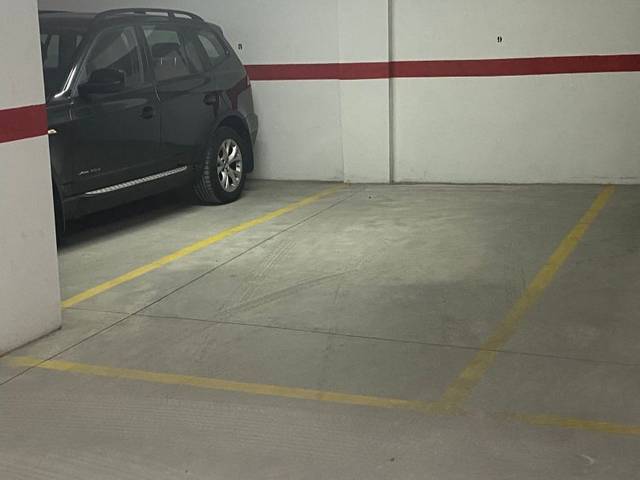 Garaje en Alquiler en Calle San Juan Nepomuceno, 4 en La Zubia Ciudad