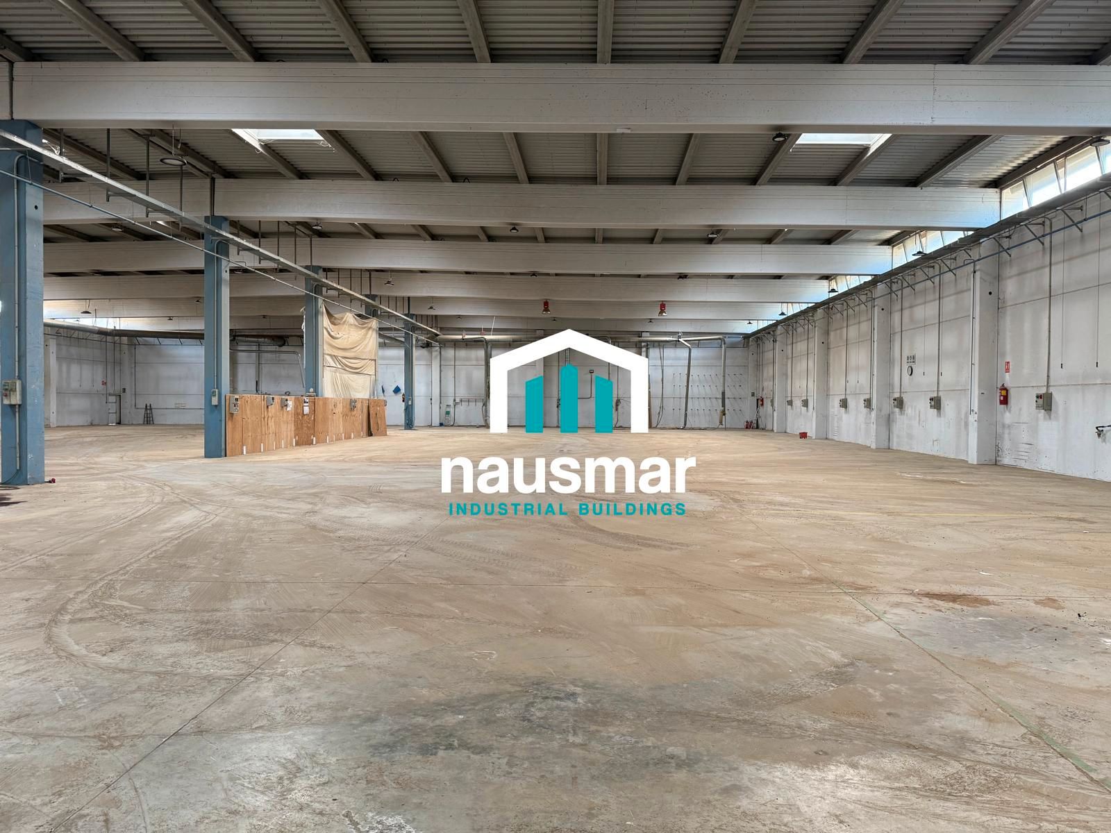 Fabrikhallen zur Miete in Palafolls