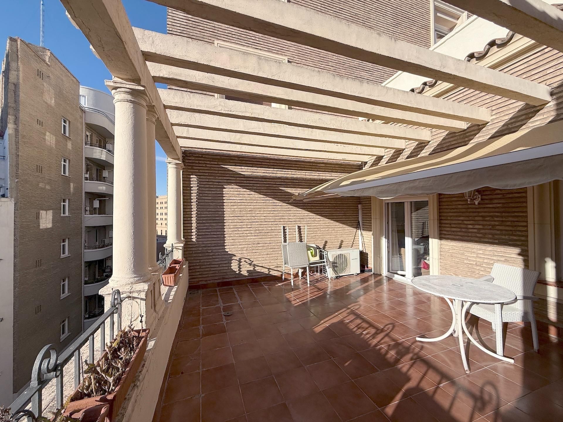 Terrassa de Pis de lloguer en  Zaragoza Capital amb Aire condicionat, Calefacció i Parquet