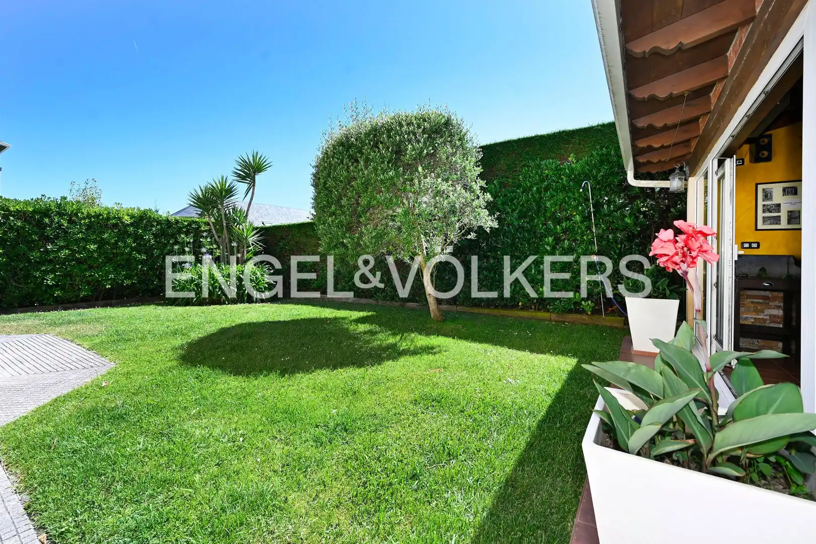 Terraza de Casa o chalet en venta en Santa Cruz de Bezana con Aire acondicionado, Calefacción y Jardín privado