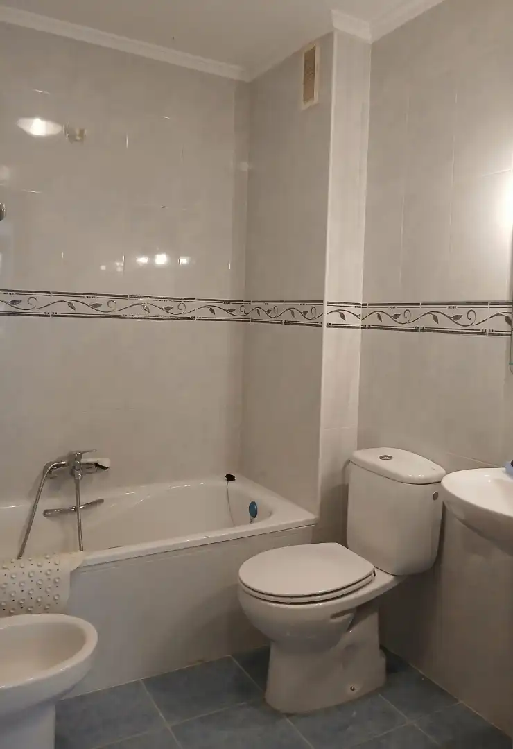 Bany de Pis en venda en Villacarriedo amb Calefacció, Parquet i Terrassa