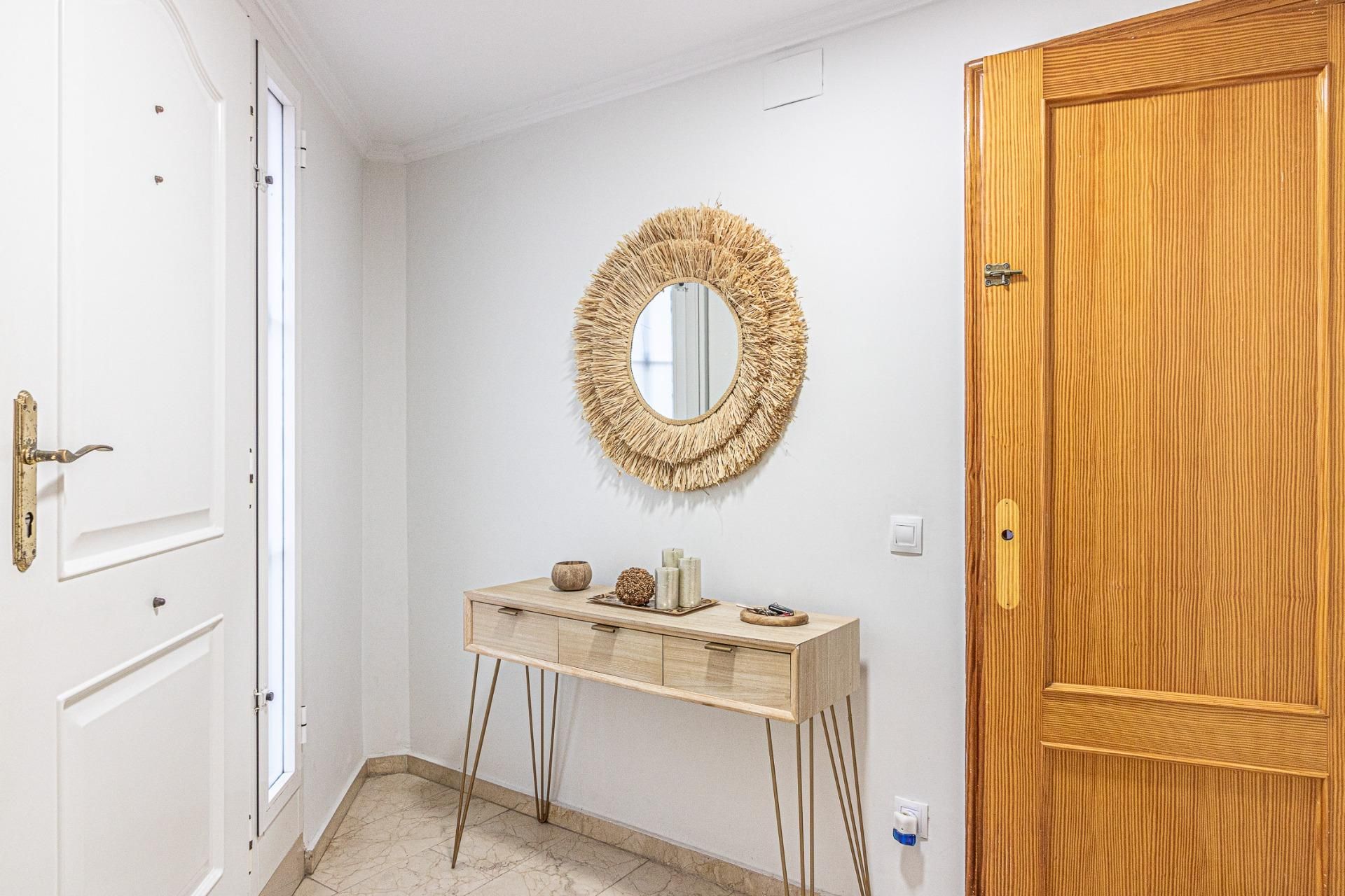 Casa adosada en venda en Alberic amb Aire condicionat, Traster i Moblat