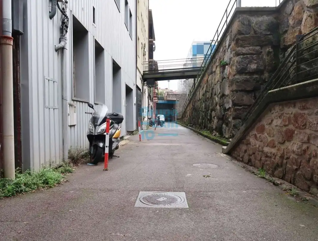 Außenansicht von Garage zum Verkauf in Donostia - San Sebastián 