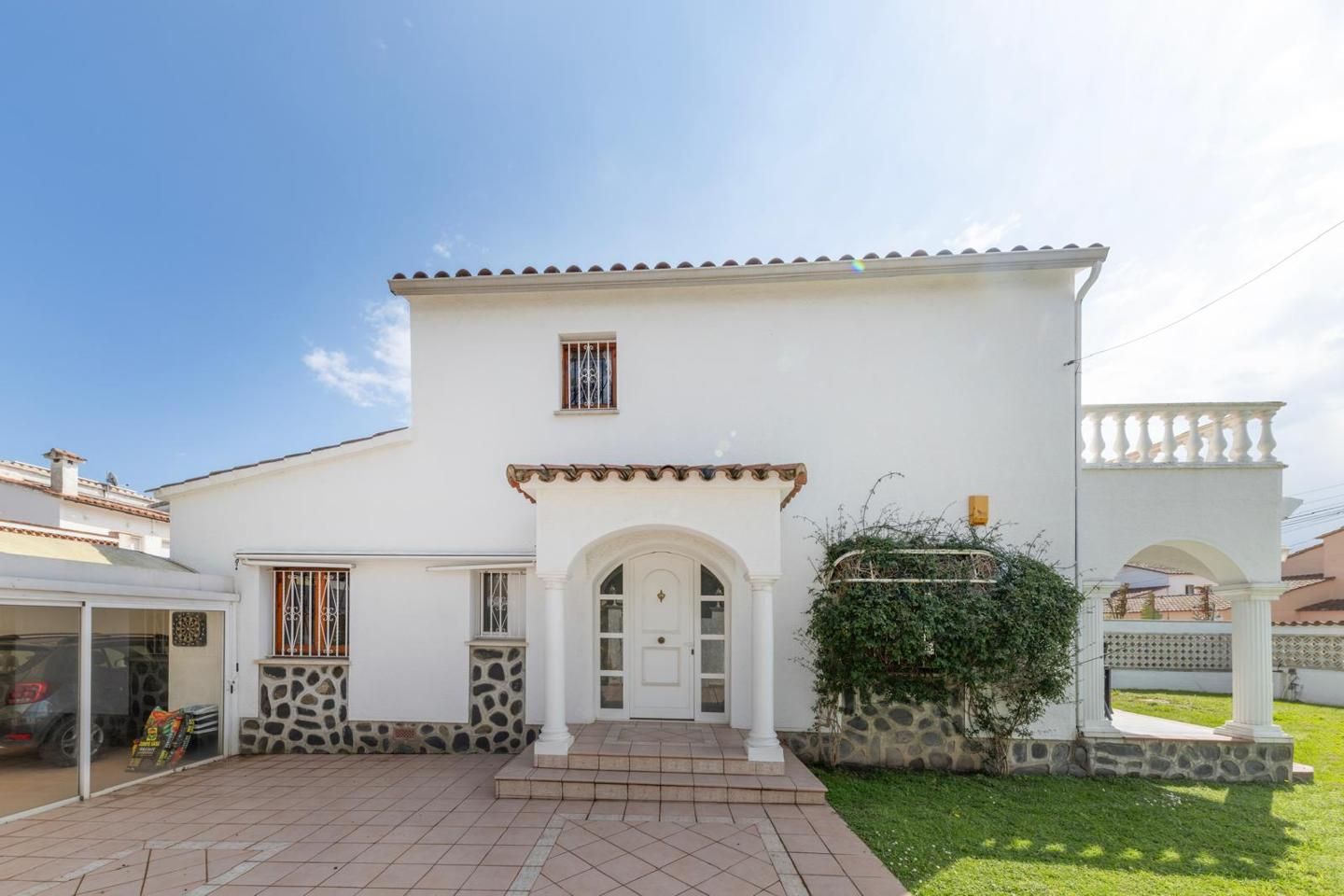 Exterior view of House or chalet for sale in Empuriabrava  with Air Conditioner, Private garden and Terrace