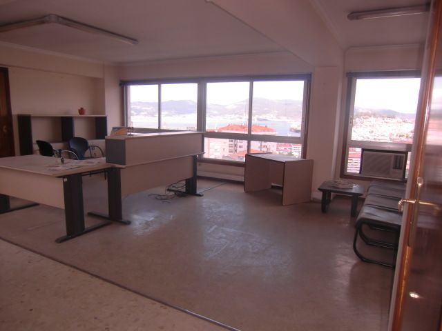Office to rent in Vigo   with Furnished