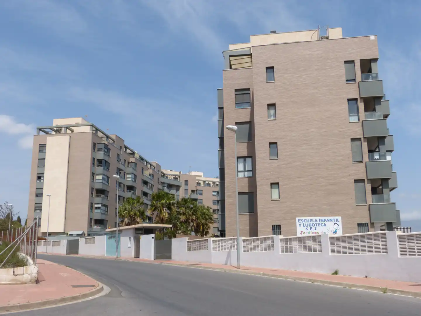 Außenansicht von Wohnung zum Verkauf in Almería mit Terrasse und Schwimmbad