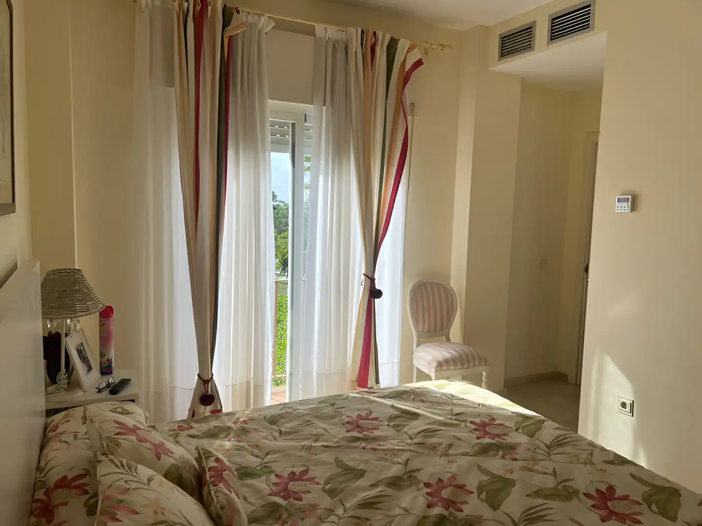 Habitación de Casa o chalet en venta en Estepona con Aire acondicionado, Terraza y Piscina