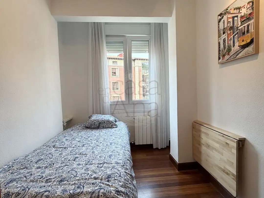 Schlafzimmer von Wohnung zum Verkauf in Bilbao  mit Heizung und Balkon