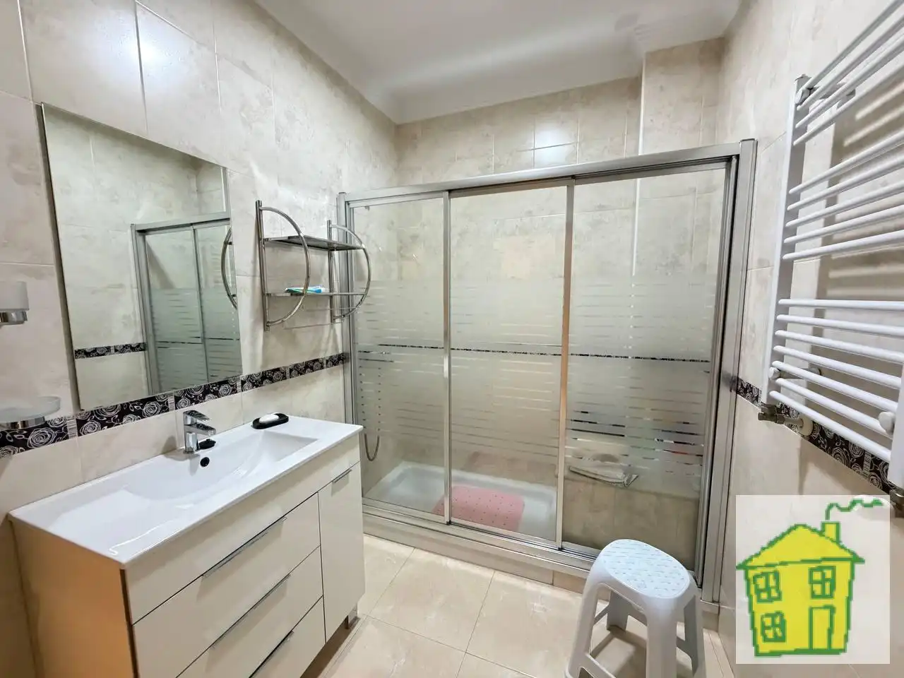 Bathroom of Houses for sale in Marmolejo  with Air Conditioner, Heating and Private garden
