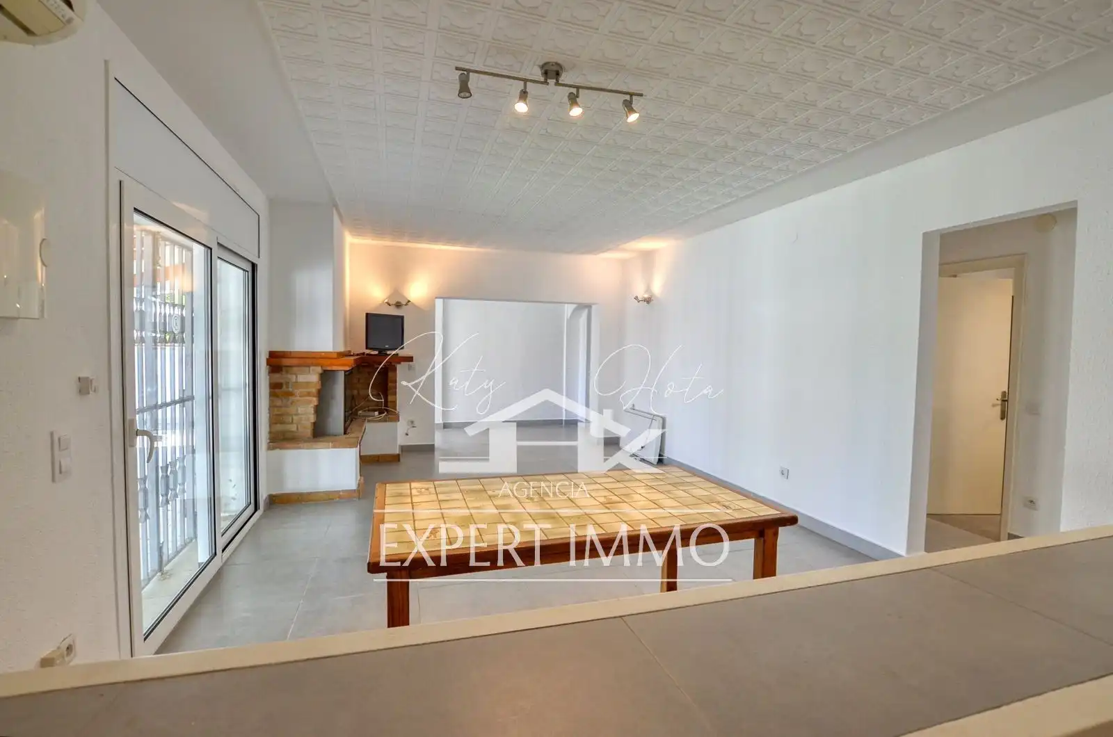 Sala de estar de Casa o chalet en venta en Empuriabrava con Calefacción, Jardín privado y Terraza