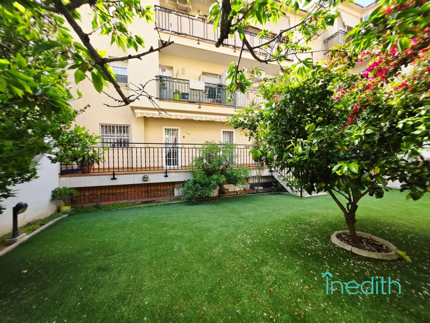Außenansicht von Wohnung zum Verkauf in Cubelles mit Heizung, Privatgarten und Terrasse