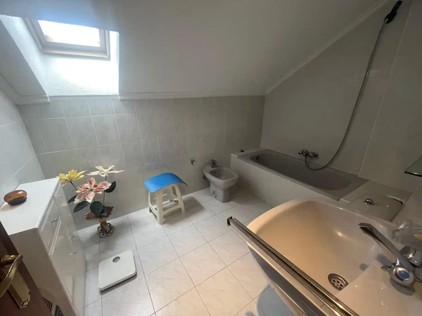 Bathroom of Duplexes for sale in Bárcena de Cicero  with Furnished and Community pool