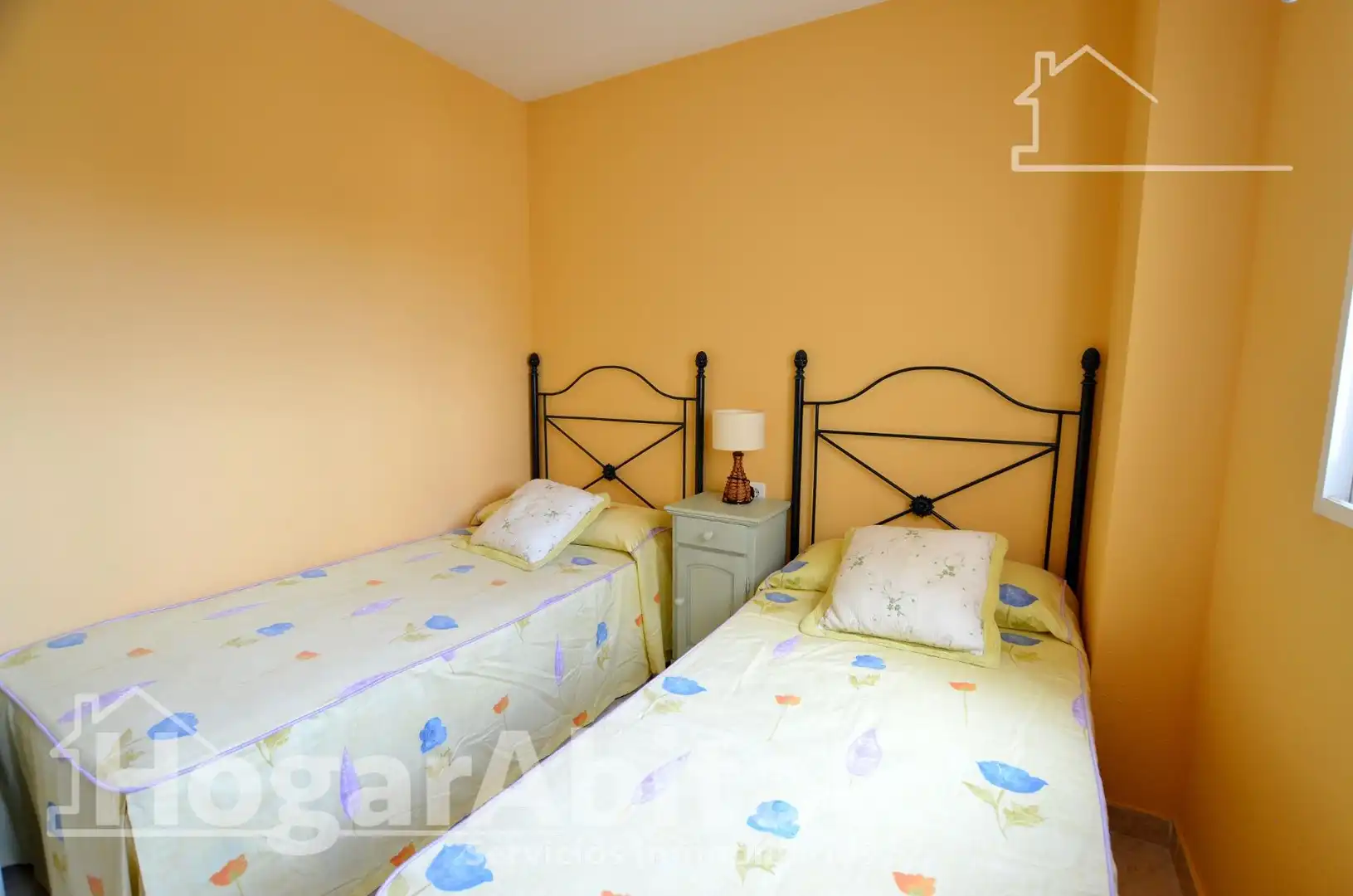 Habitación de Ático en venta en Alicante / Alacant con Calefacción, Jardín privado y Terraza