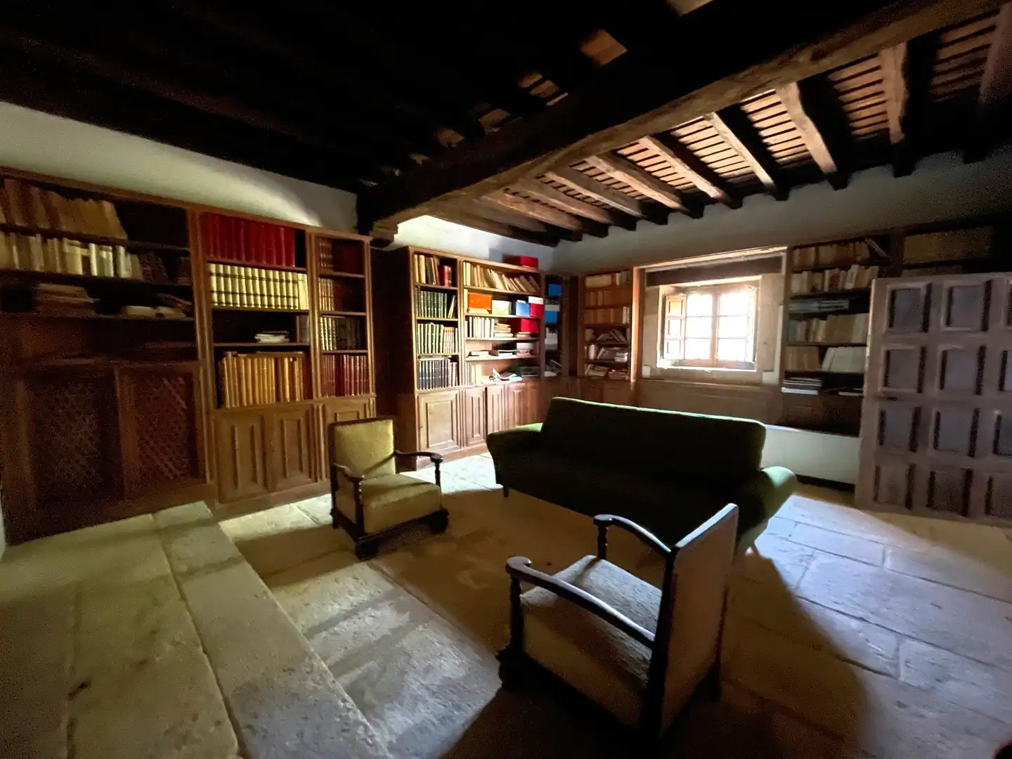 Sala d'estar de Casa o xalet en venda en Villarcayo de Merindad de Castilla la Vieja amb Jardí privat i Terrassa